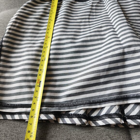 [EUC] LULULEMON Pace Setter Skirt (Size 2, Tall) - Picture 7 of 7